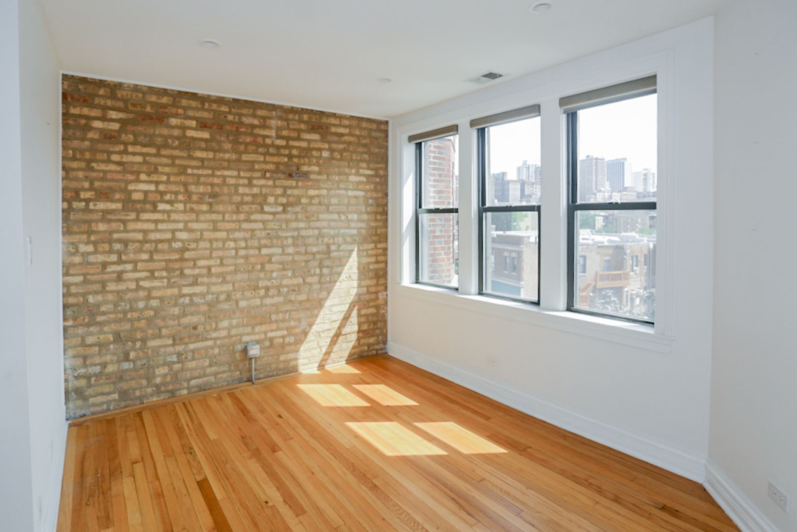 Chicago Apartment: 622 W. Roscoe St.