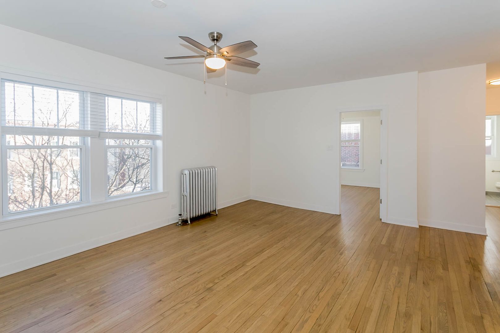 Chicago Apartment: 5208 N. Damen Ave.