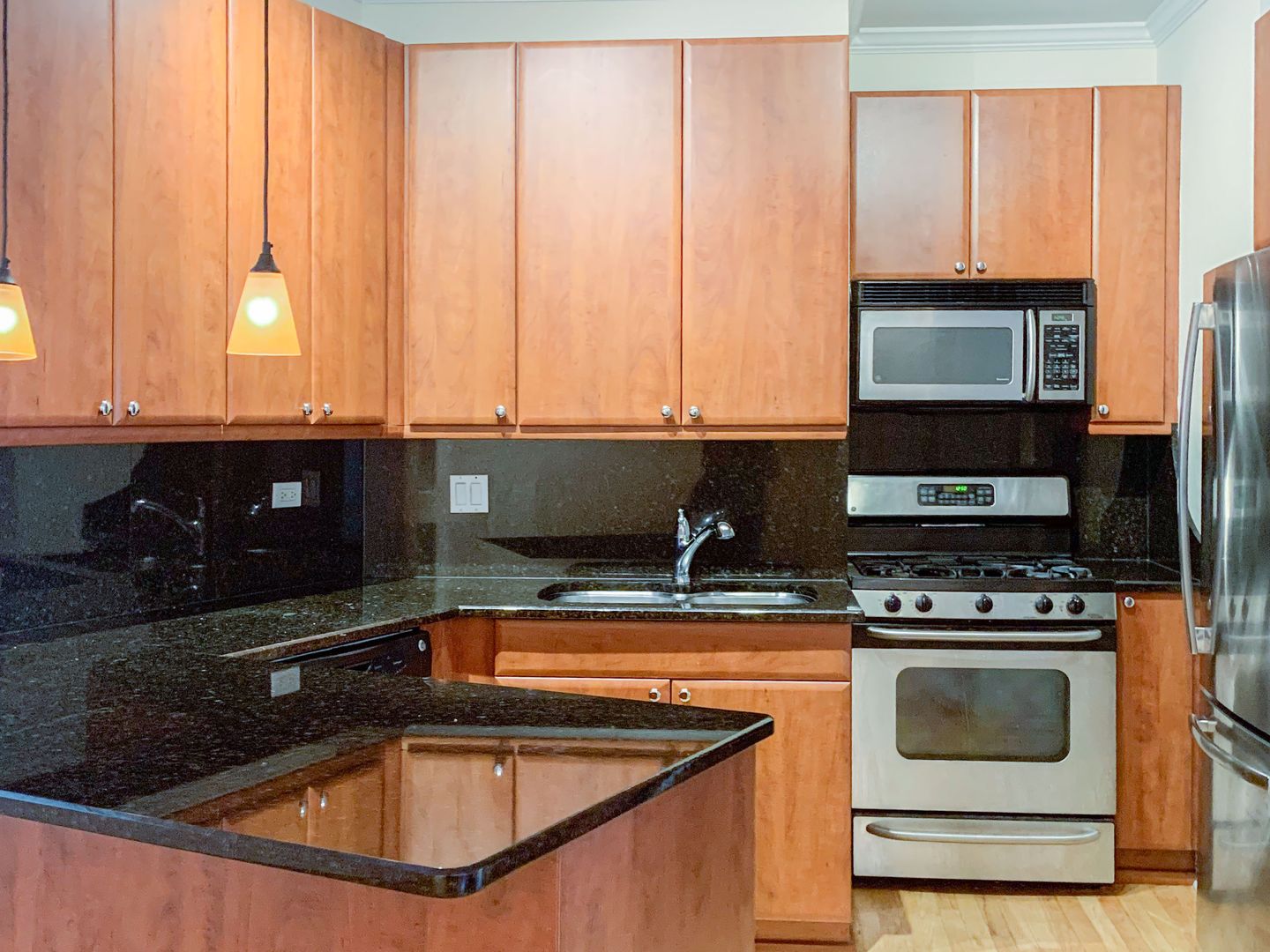 Chicago Apartment: 622 W. Roscoe St.