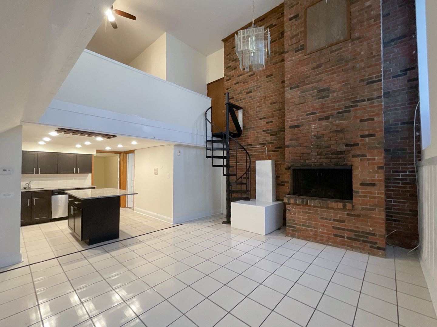 Chicago Apartment: 871 W. Lill Ave.