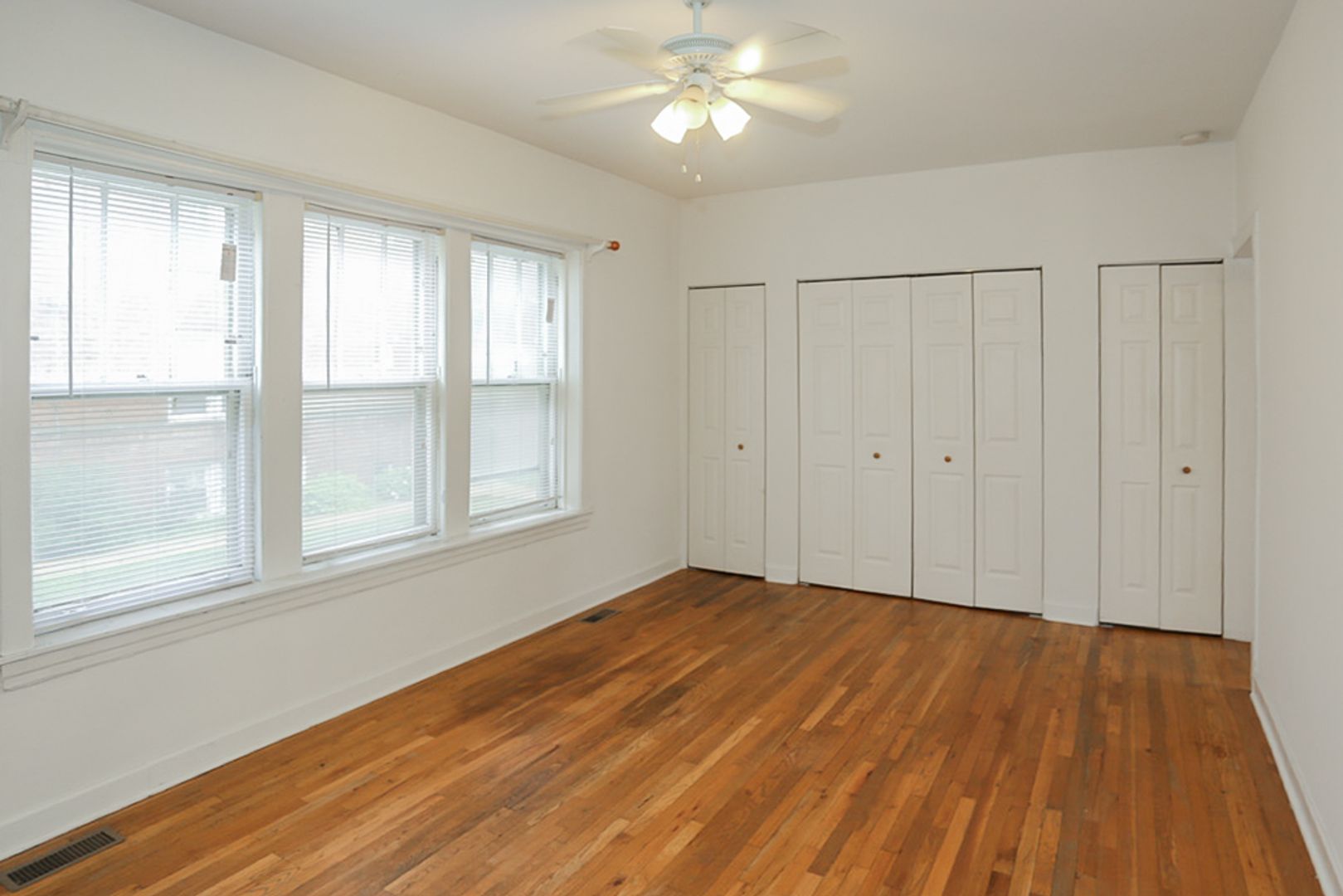 Chicago Apartment: 3521 N. Broadway St.