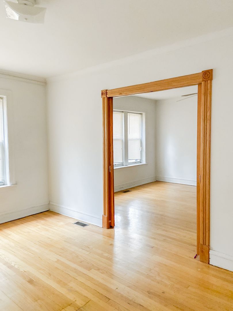 Chicago Apartment: 5032 N. Wolcott Ave.