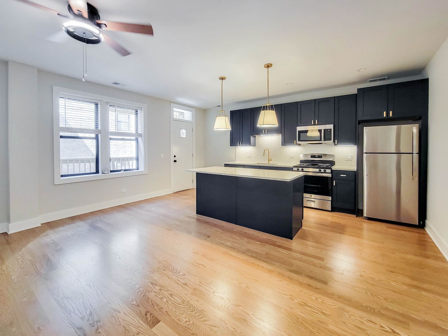 Chicago Apartment: 2020 W. Montrose Ave.