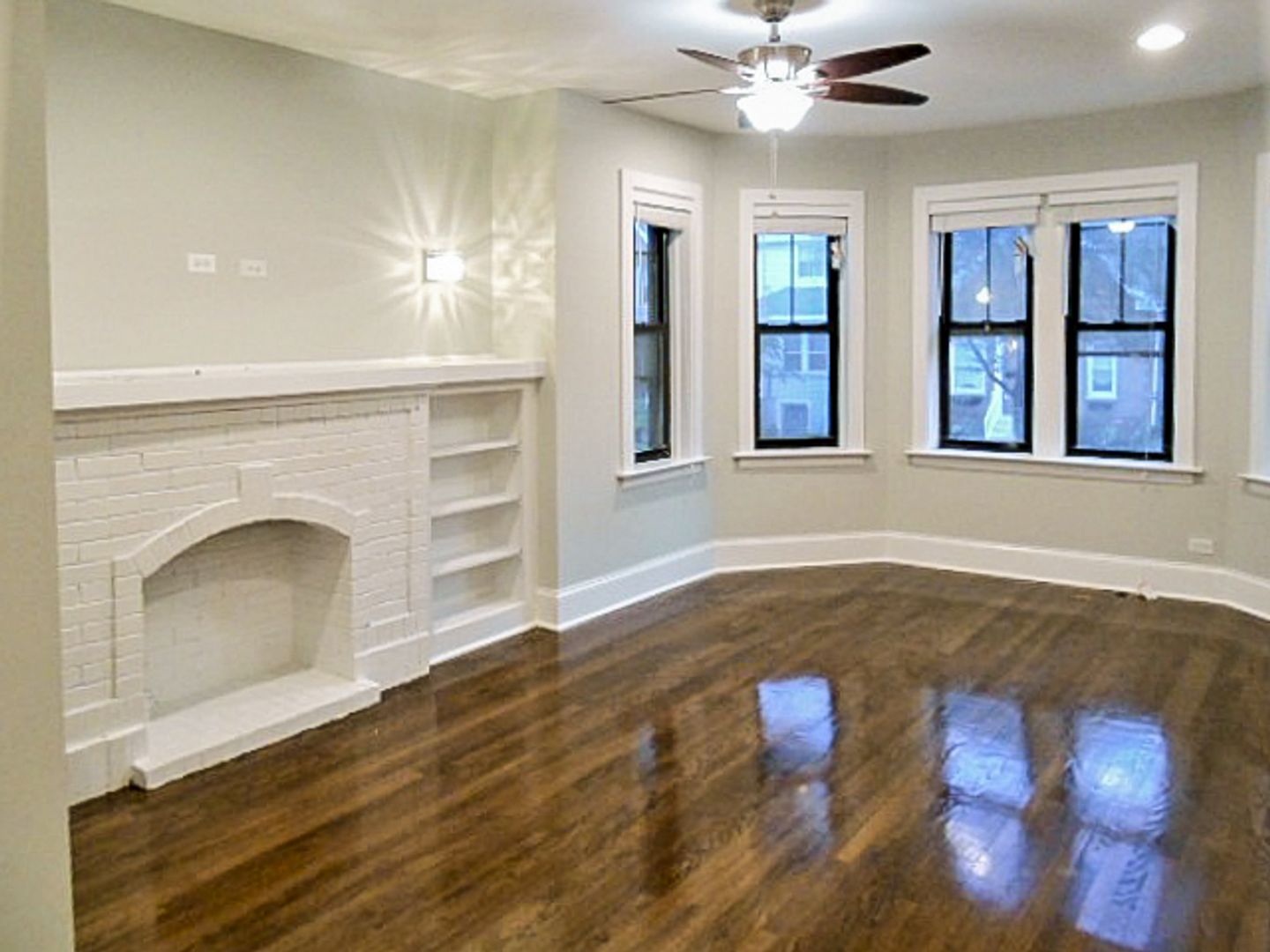 Chicago Apartment: 5158 N. Leavitt St.