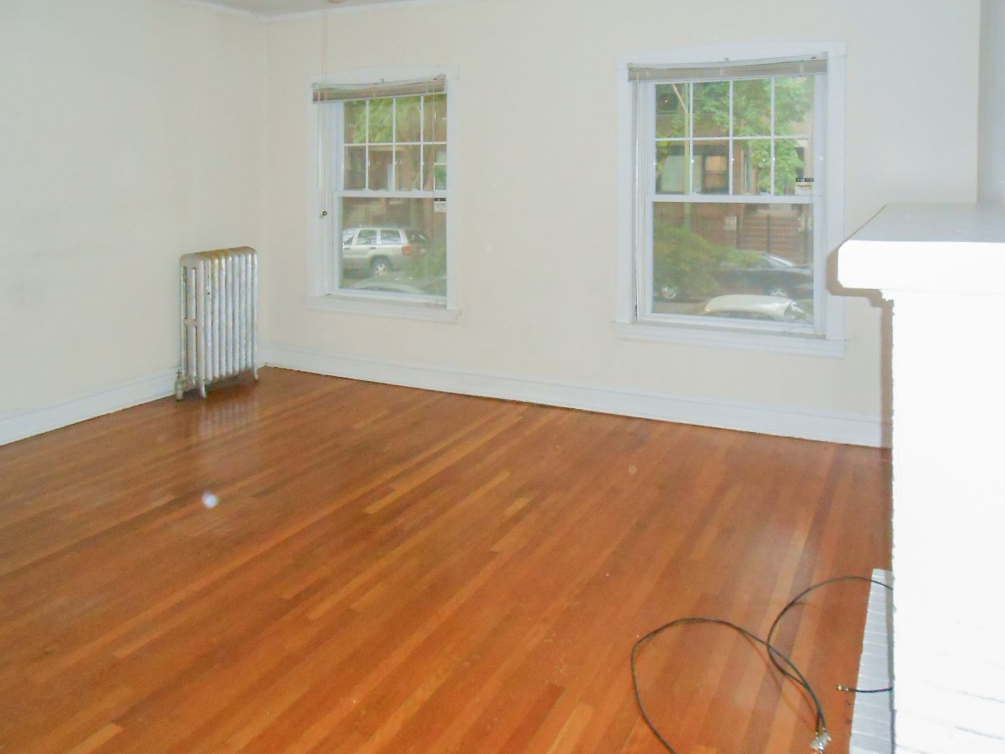 Chicago Apartment: 1825 W. Foster Ave.