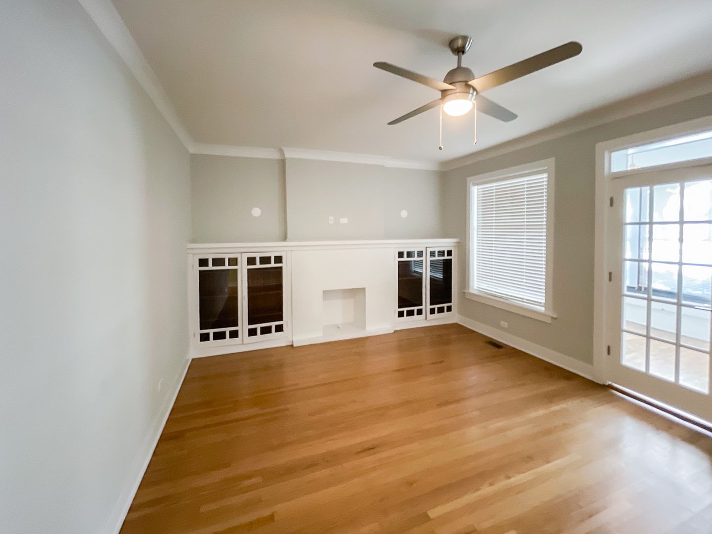 Chicago Apartment: 5941 N. Magnolia Ave.