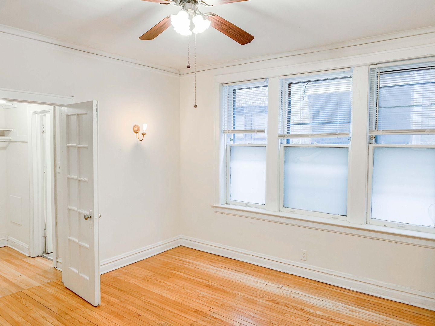 Chicago Apartment: 428 W. Surf St.