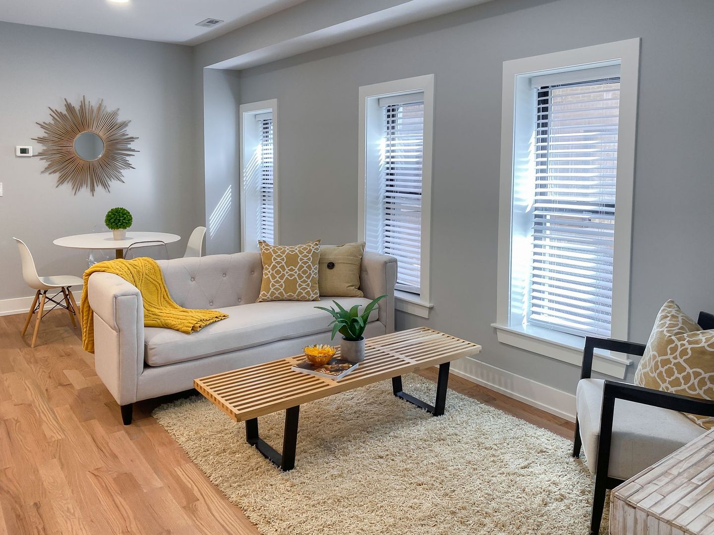 Chicago Apartment: 354 W. Dickens Ave.