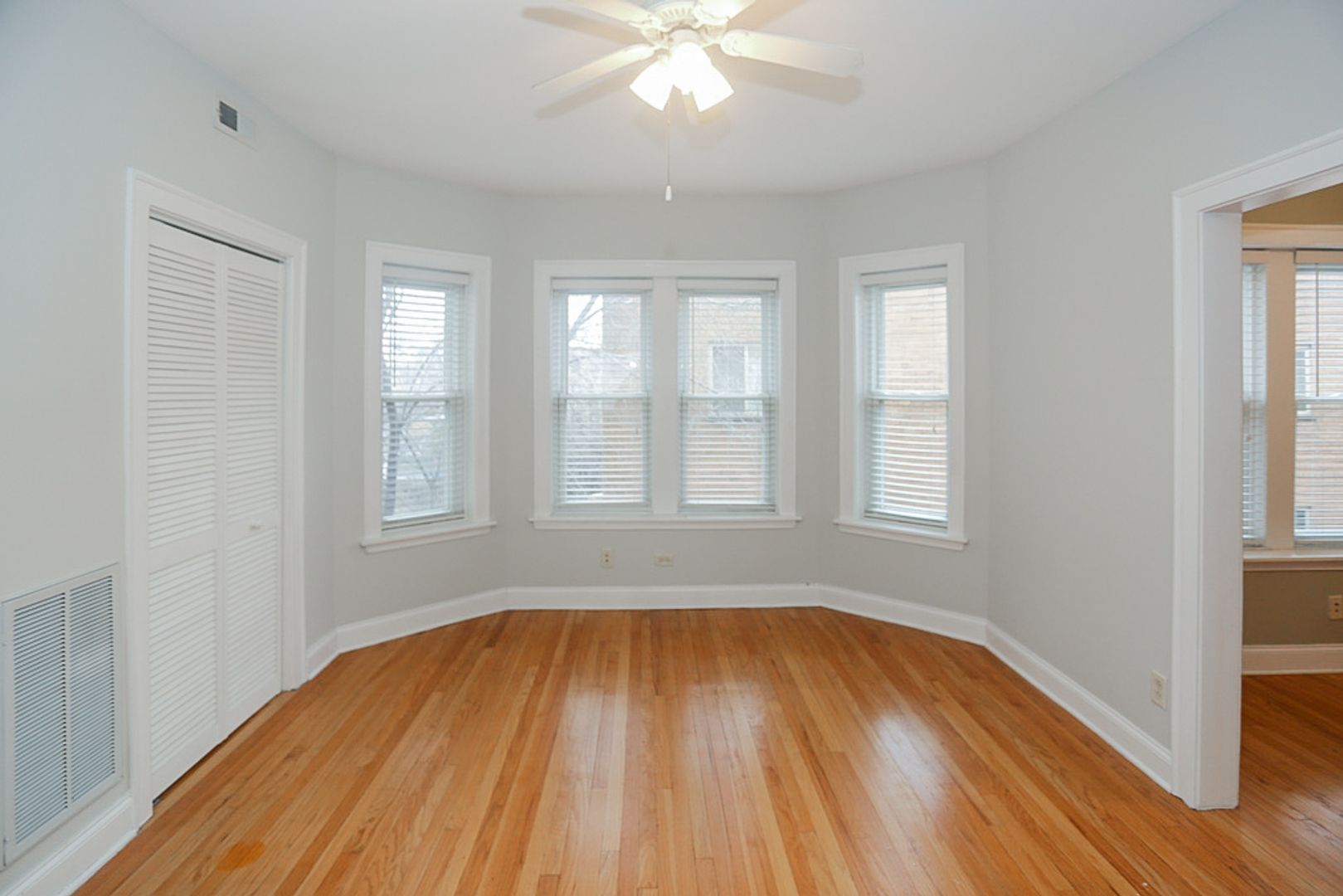 Chicago Apartment: 4808 N. Paulina St.