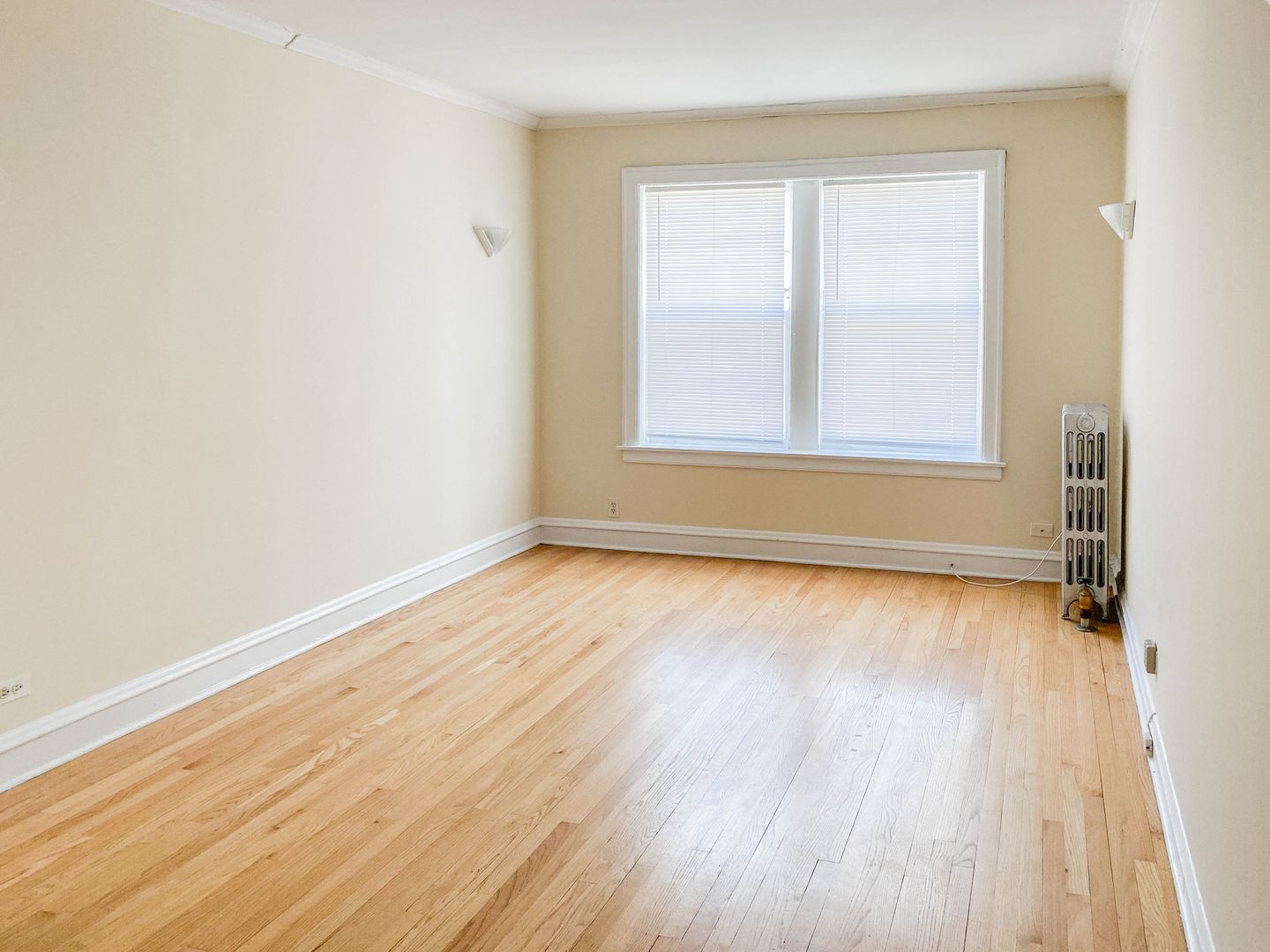 Chicago Apartment: 4500 N. Ashland Ave.