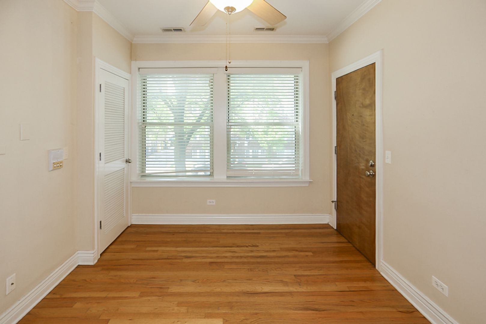 Chicago Apartment: 1210 W. Waveland Ave.