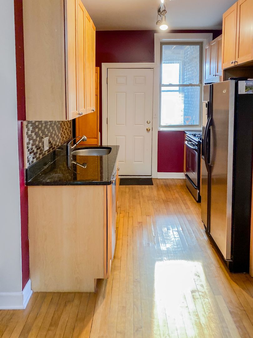 Chicago Apartment: 4700 N. Winchester Ave.