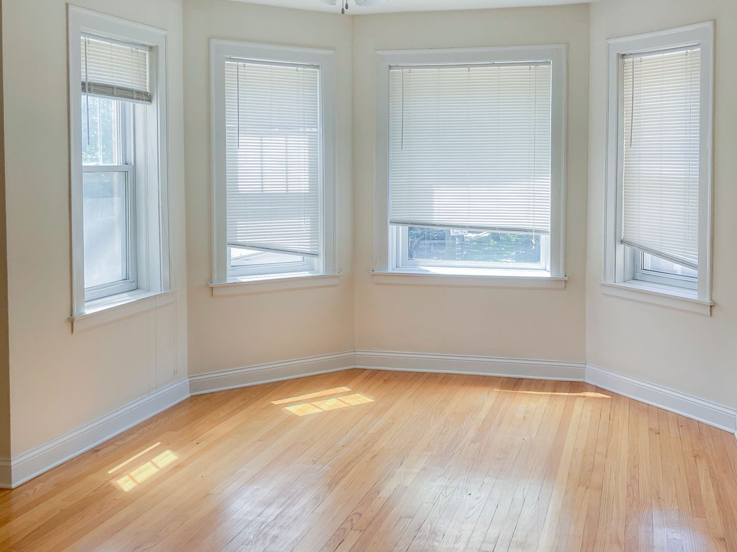 Chicago Apartment: 2200 W. Foster Ave.