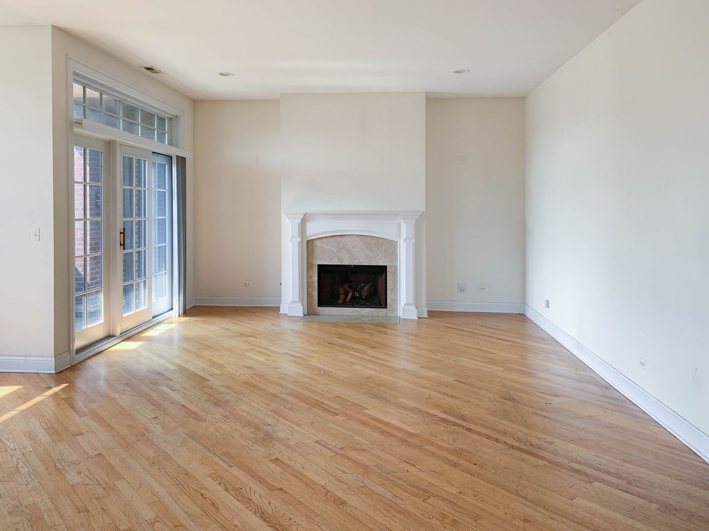 Chicago Apartment: 2927 N. Southport Ave.