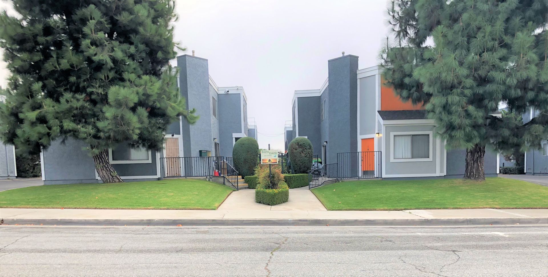 Alhambra Apartment: 404-410 S. Curtis Avenue