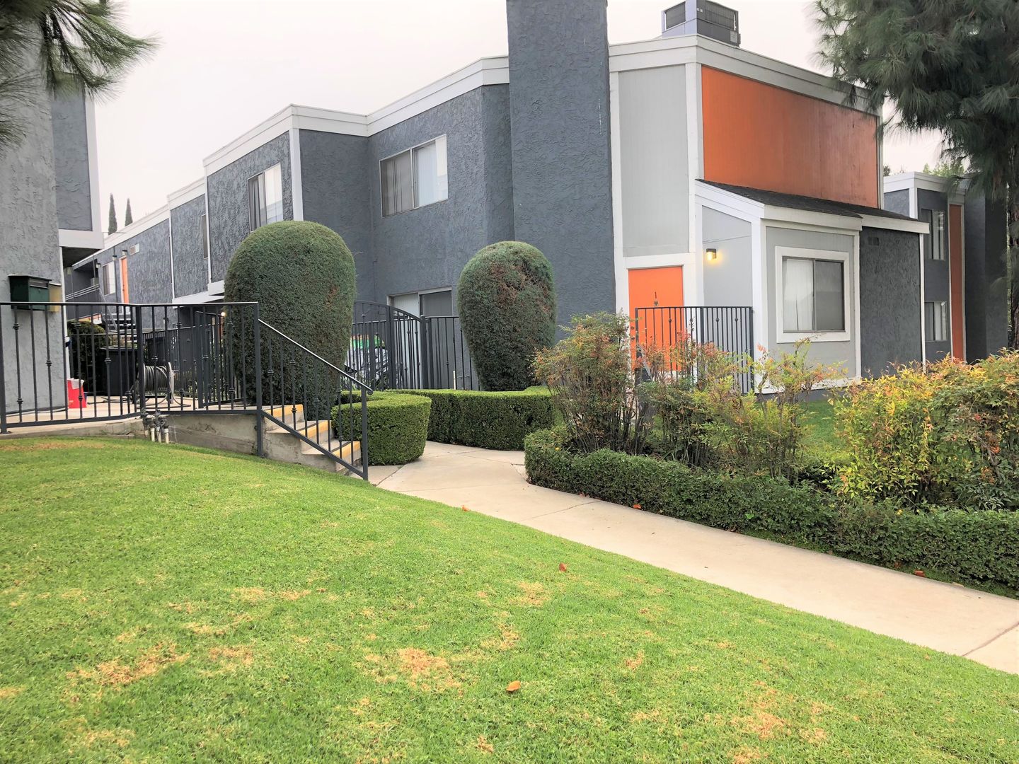 Alhambra Apartment: 404-410 S. Curtis Avenue