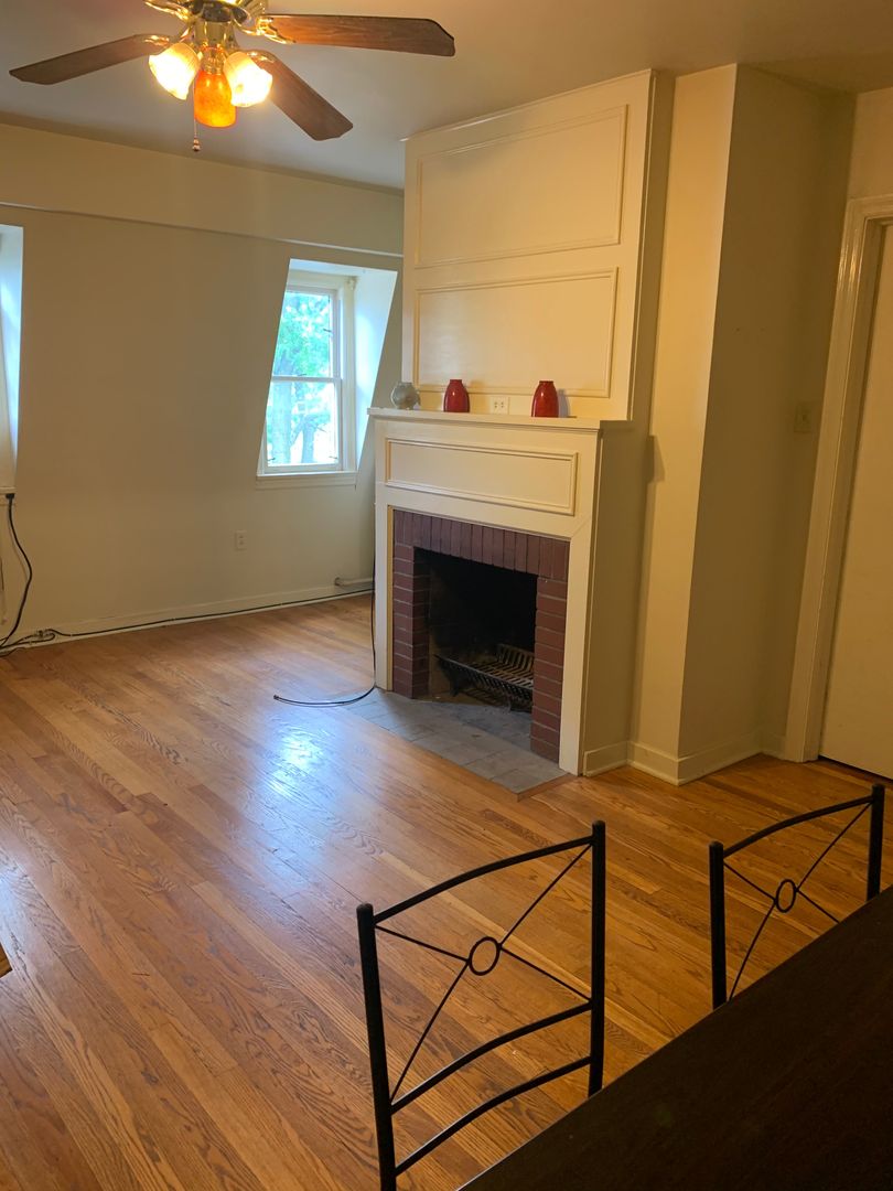 Pittsburgh Apartment: 5711 Howe St / 825 S Negley Ave