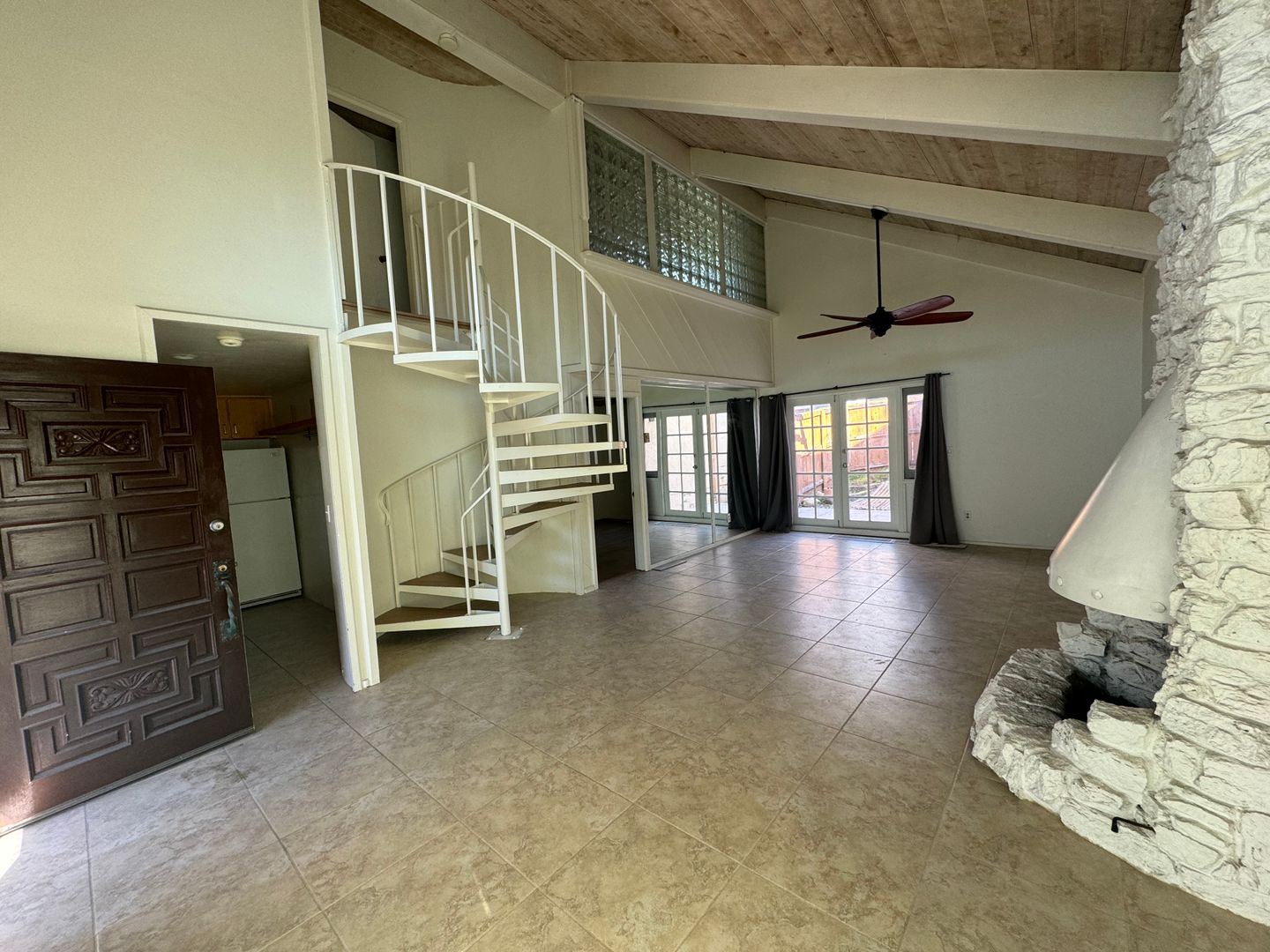 La Jolla House: 7439 Herschel Ave #E