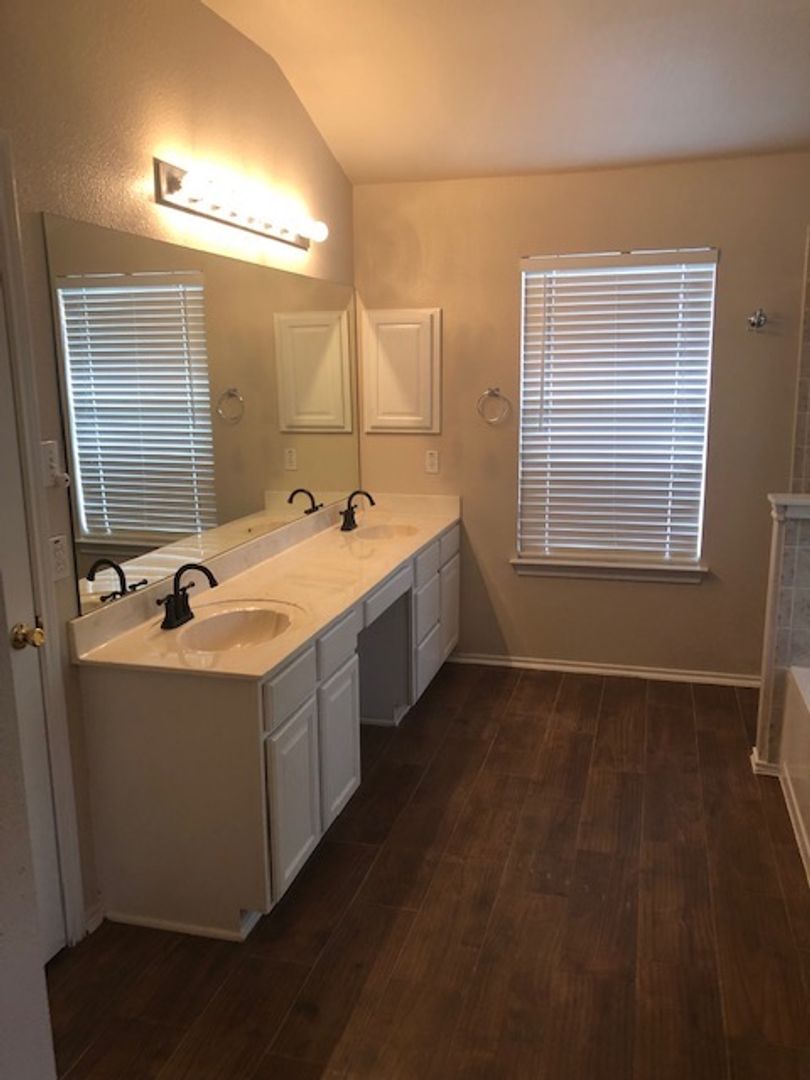 San Antonio House: 983 Calico Garden