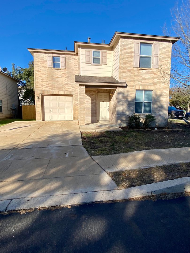 San Antonio House: 415 Allendale Oak