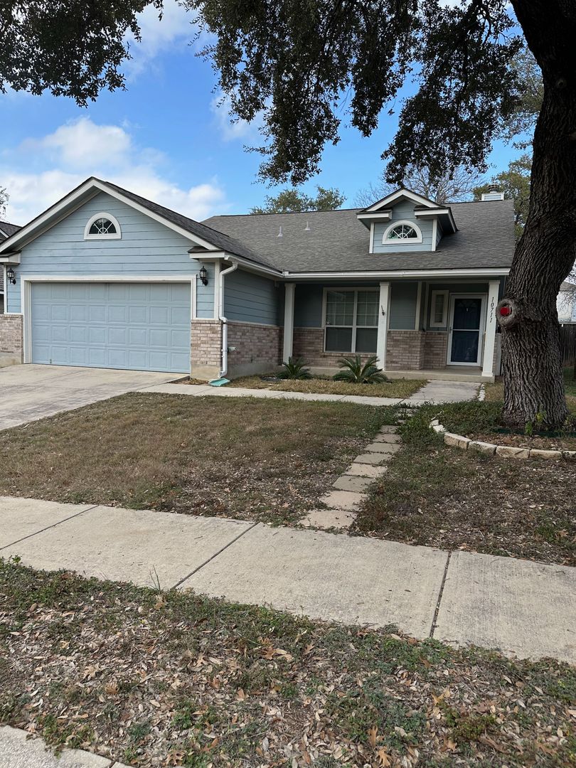 San Antonio House: 10711 Buck Park
