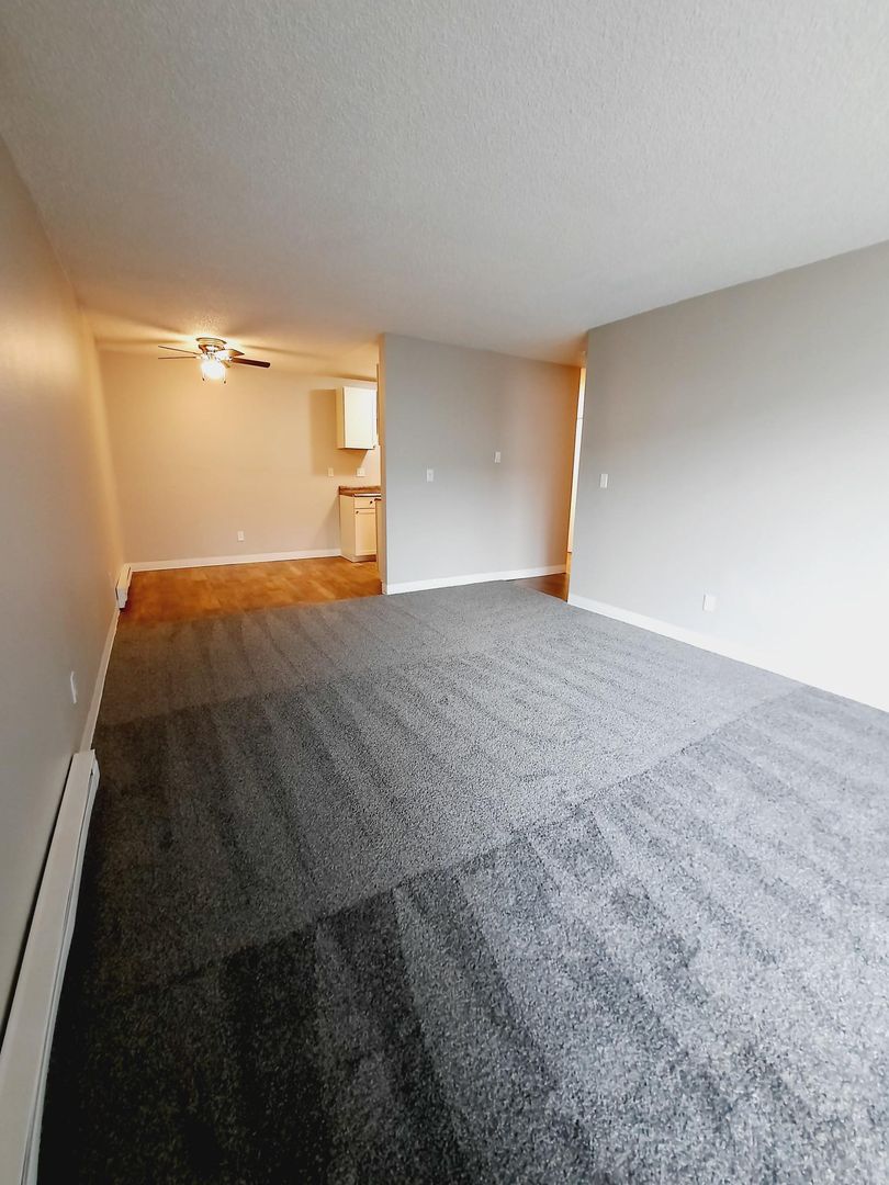 Auburn Apartment: 1936 F Street SE