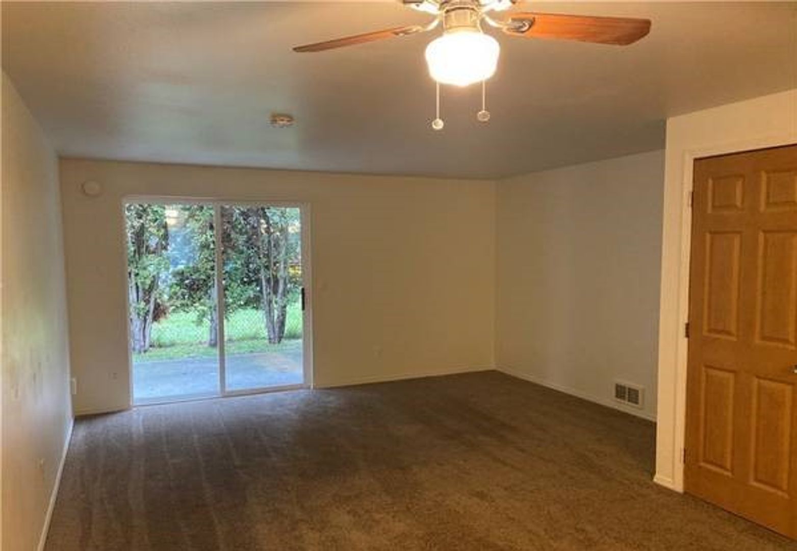 Eatonville Apartment: 202 Carter Street E