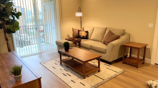 Unfurnished 1 Bed/1 Bath Available Now!