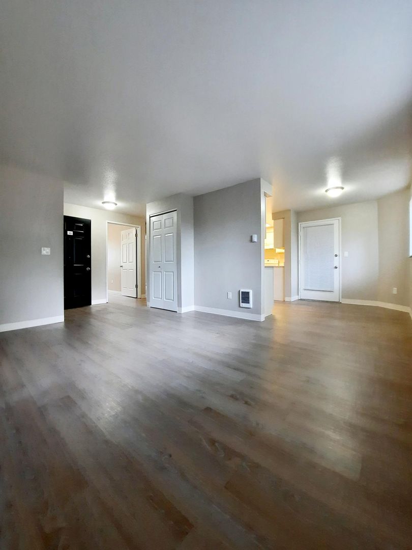 Auburn Apartment: 1420 17th Street SE