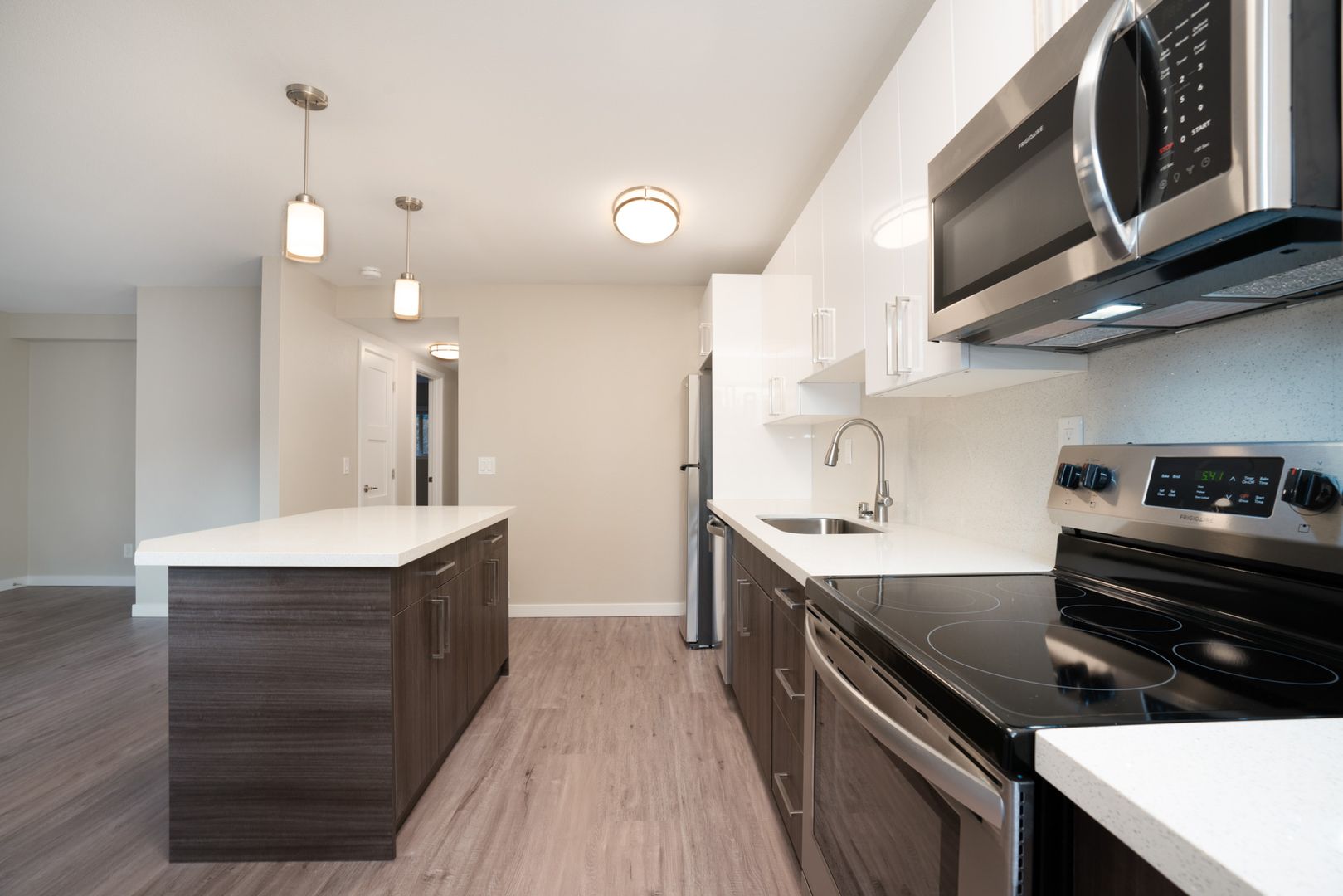 Bellevue Apartment: 410 102nd Ave SE