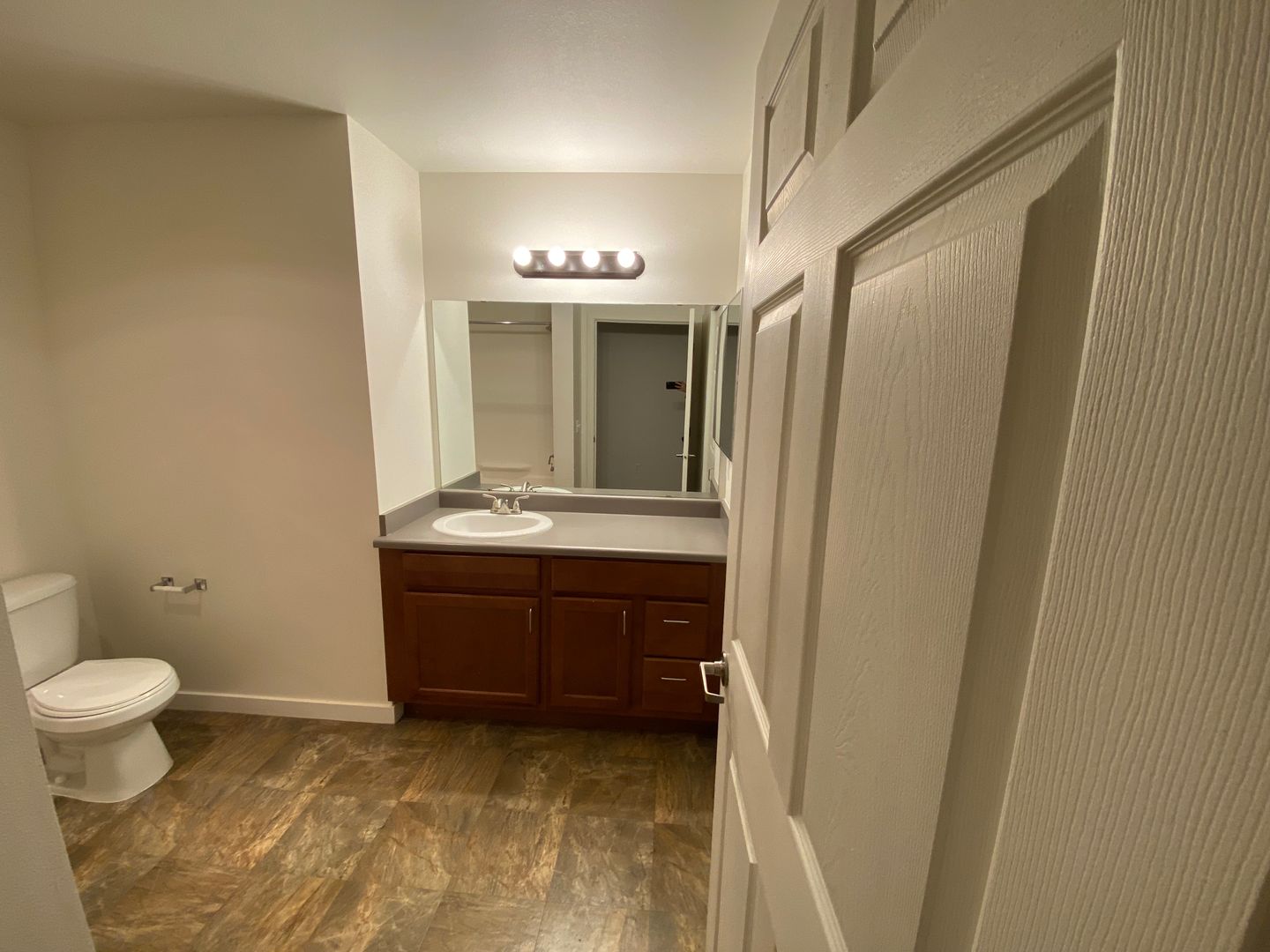 Renton Apartment: 10436 SE Carr Road