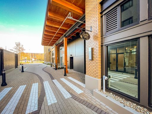 Studio in the NW Building w/ Personal Balcony!! – photo 1