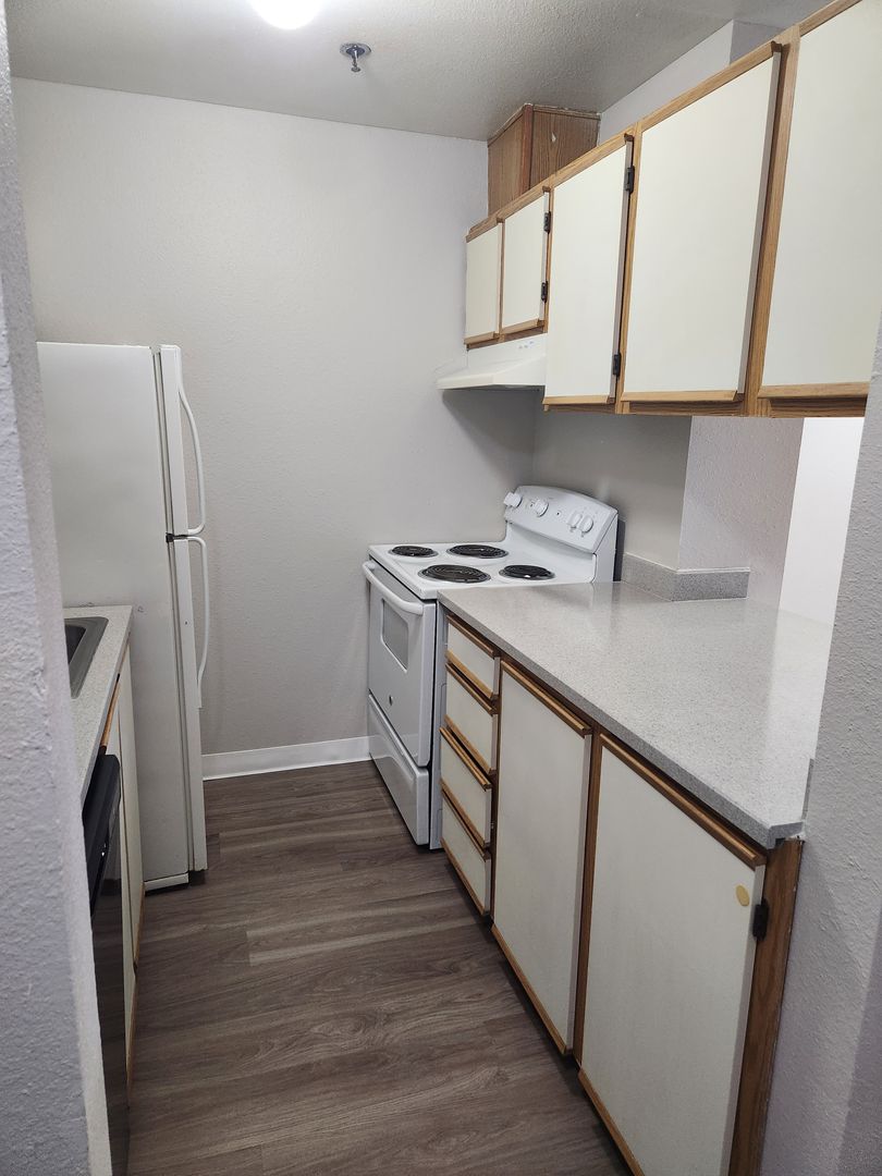 Federal Way Apartment: 1800 S 330th Street