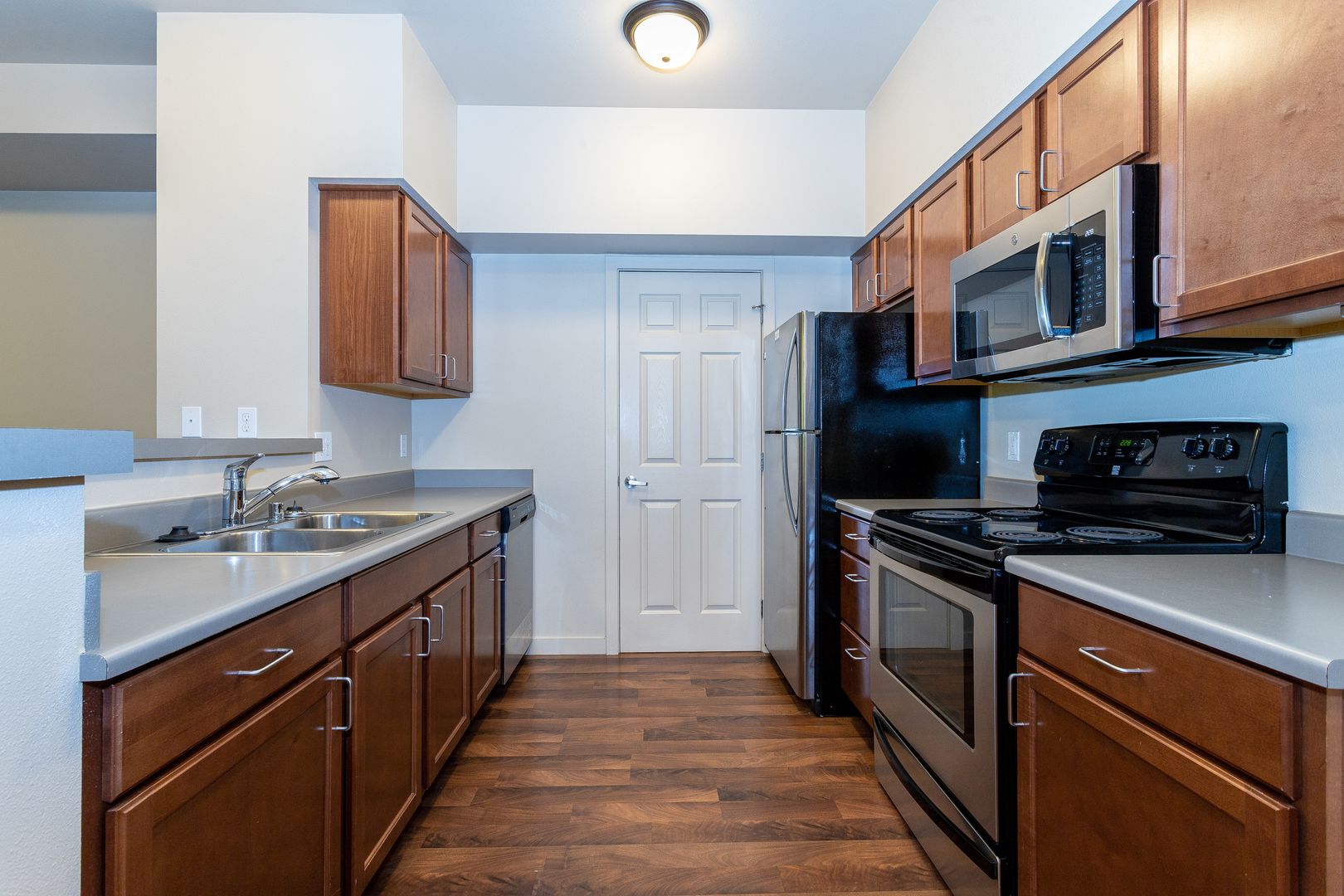 Renton Apartment: 10436 SE Carr Road