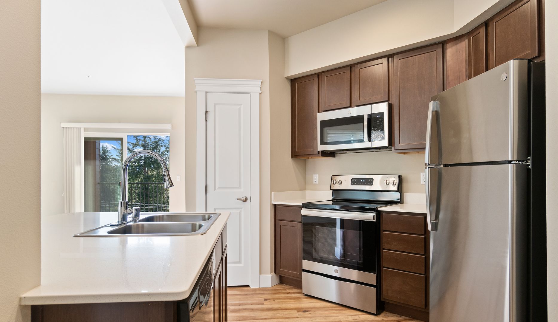 Tumwater Apartment: 2121 Barnes Ct SW