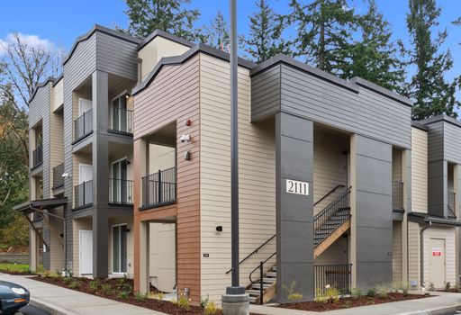 Gorgeous Corner 1 Bed/1 Bath with Sliding Barn Door!