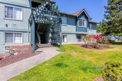Spacious and Updated Two Bedroom Two Bathroom – photo 1