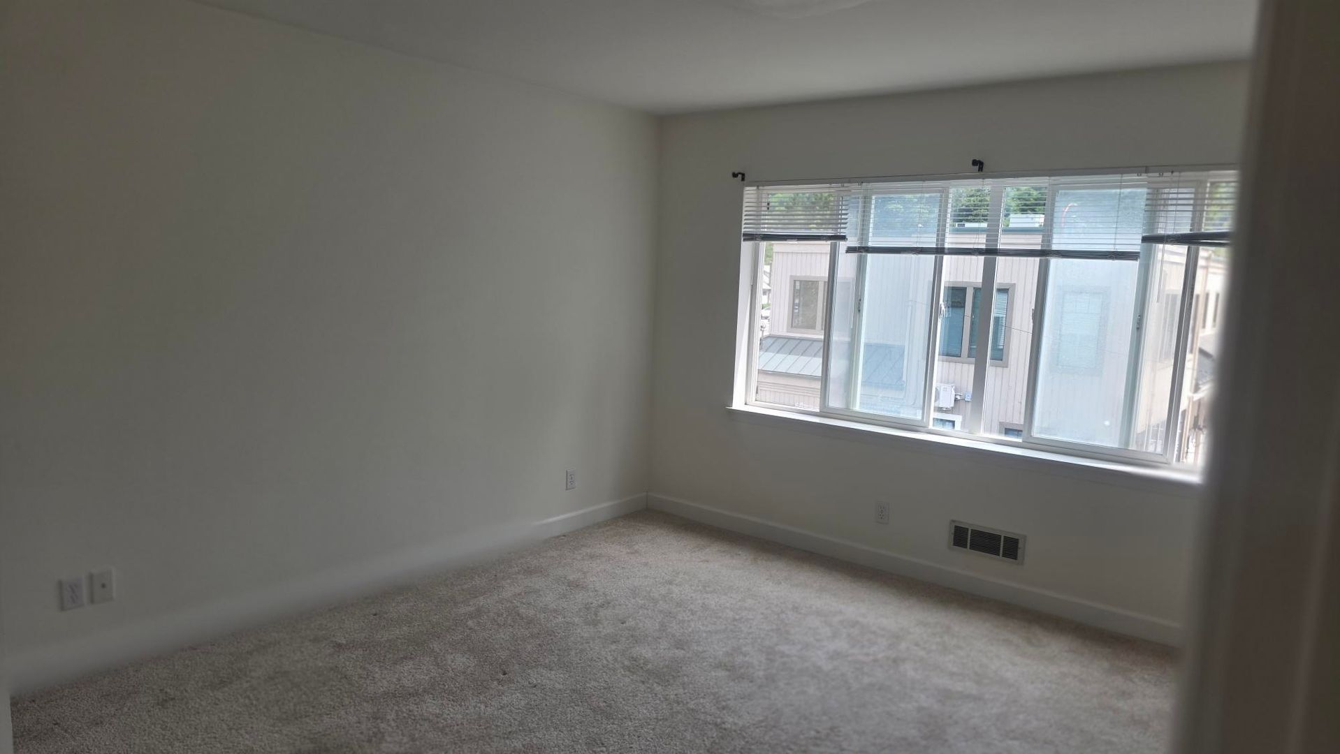 Issaquah Apartment: 75 NW Dogwood St
