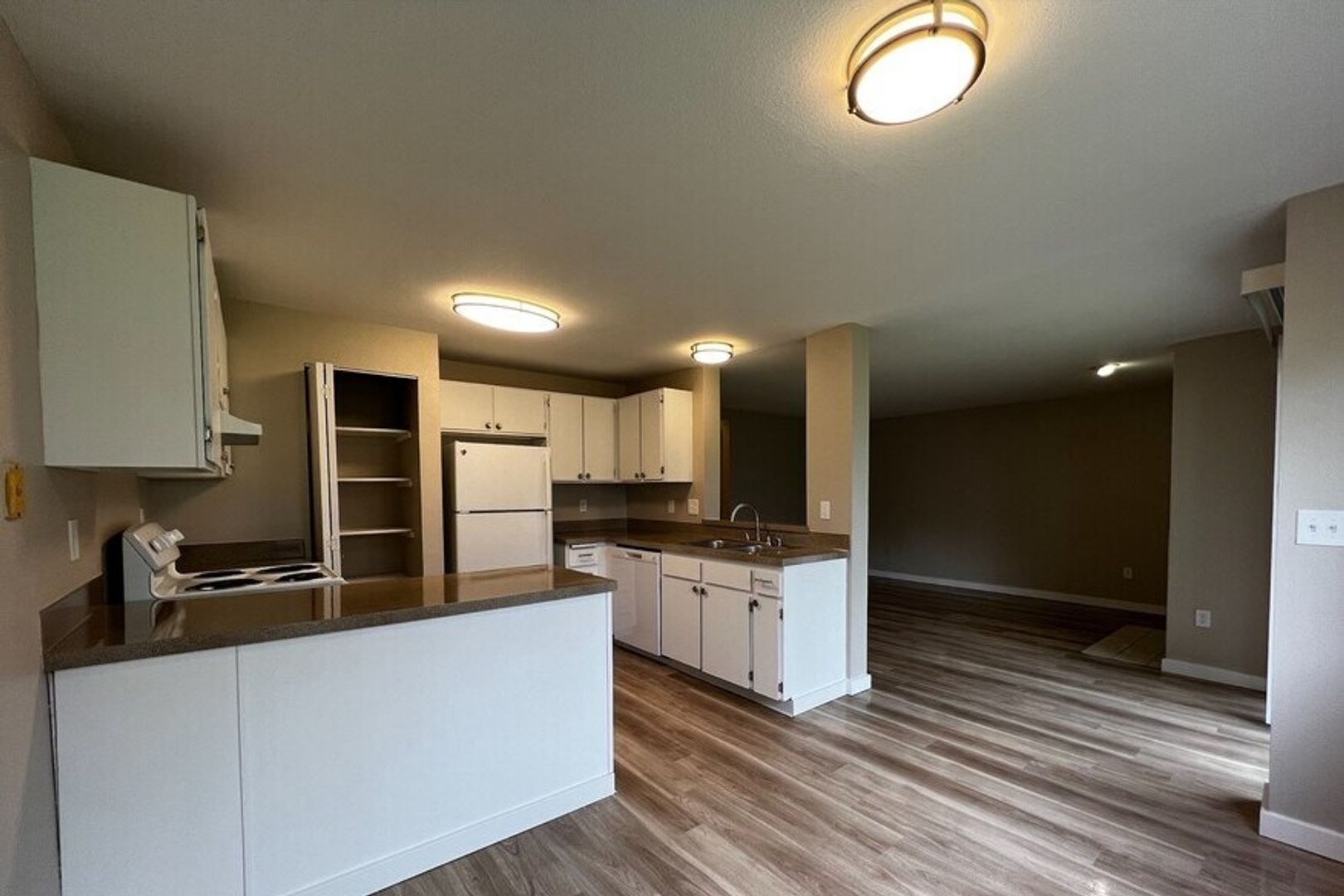 Tacoma Apartment: 2802 North Narrows Drive