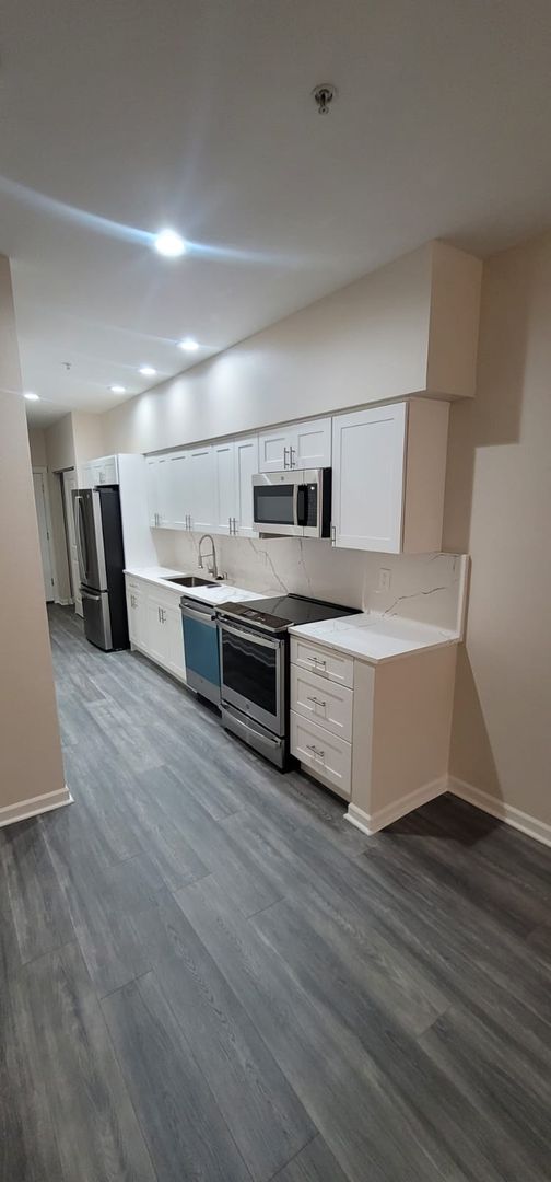 Bellevue Apartment: 10245 Main Street