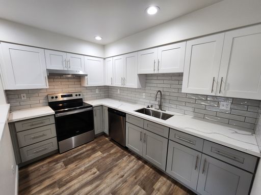 Downtown Issaquah Living + 2 Weeks Free! – photo 1