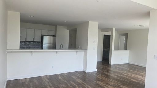 Downtown Issaquah Living + 2 Weeks Free!