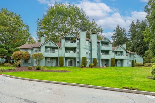 Sign By December 1st and Get December Rent Free – photo 1