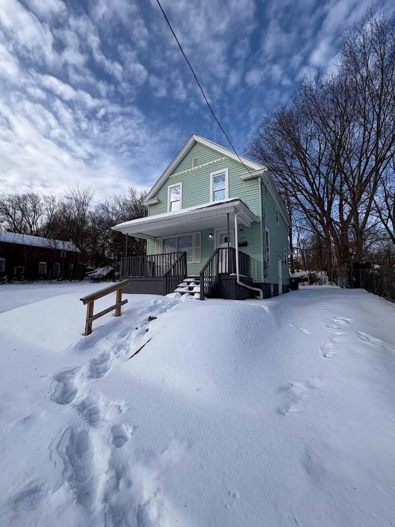 Akron House: 166 Chittenden St