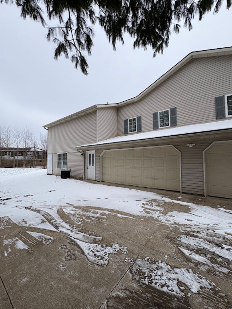 Canton Apartment: 3890 Beech Hill Rd NW