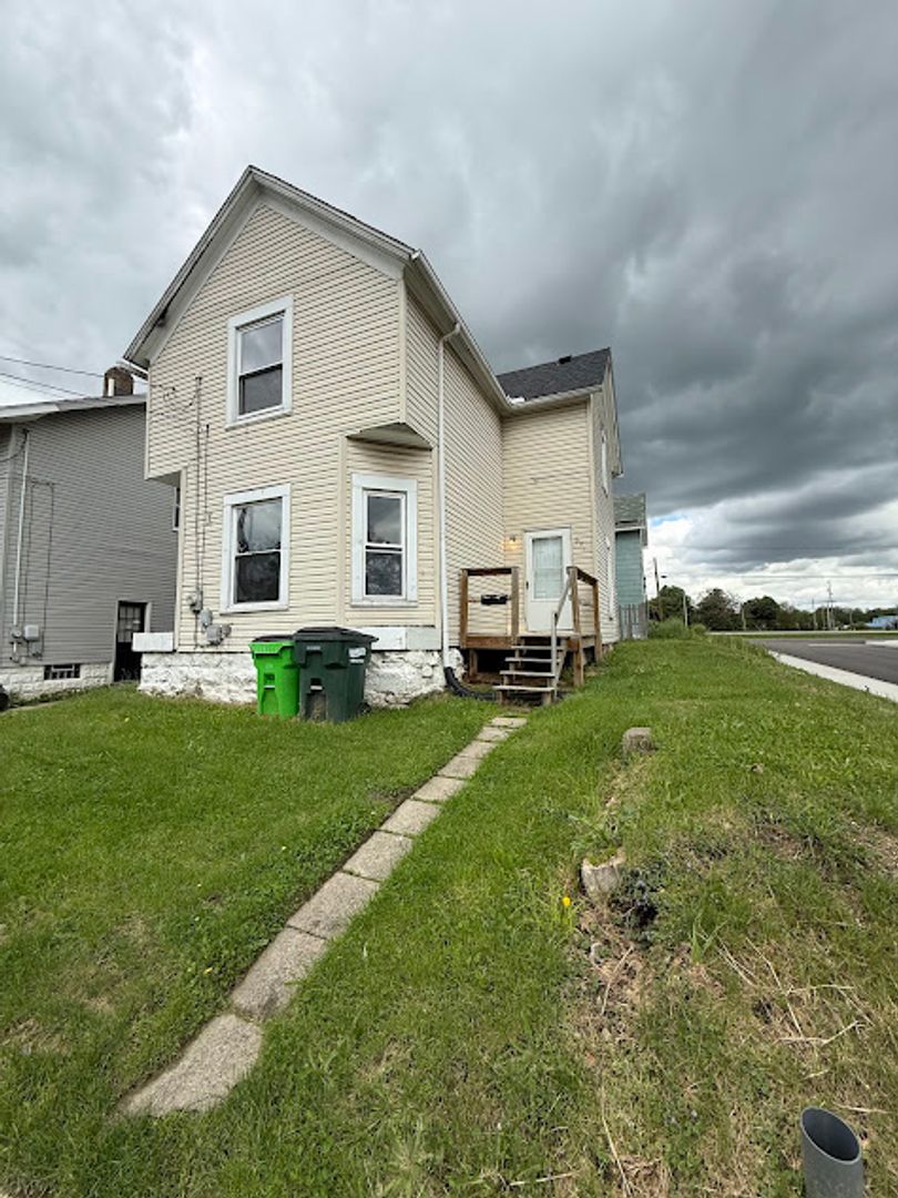 301 3rd St. NW, Barberton, OH 44203 - Gallery Image 1