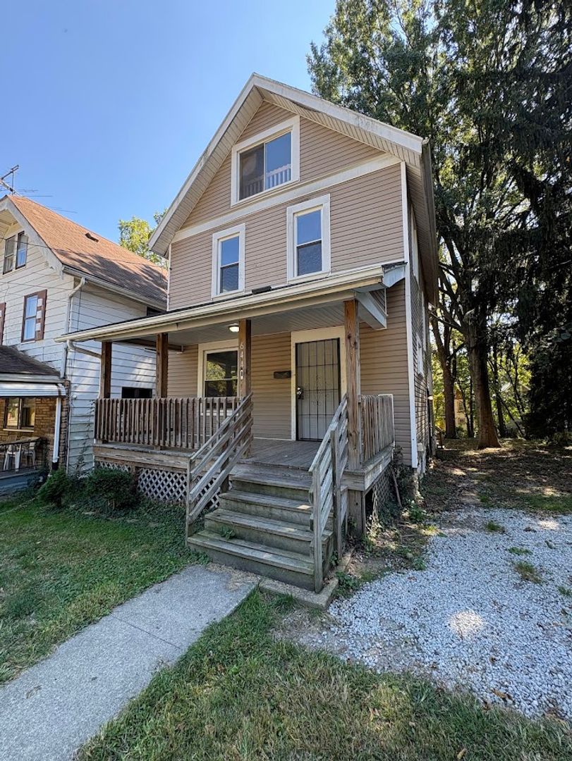 Akron House: 644 Easter Ave