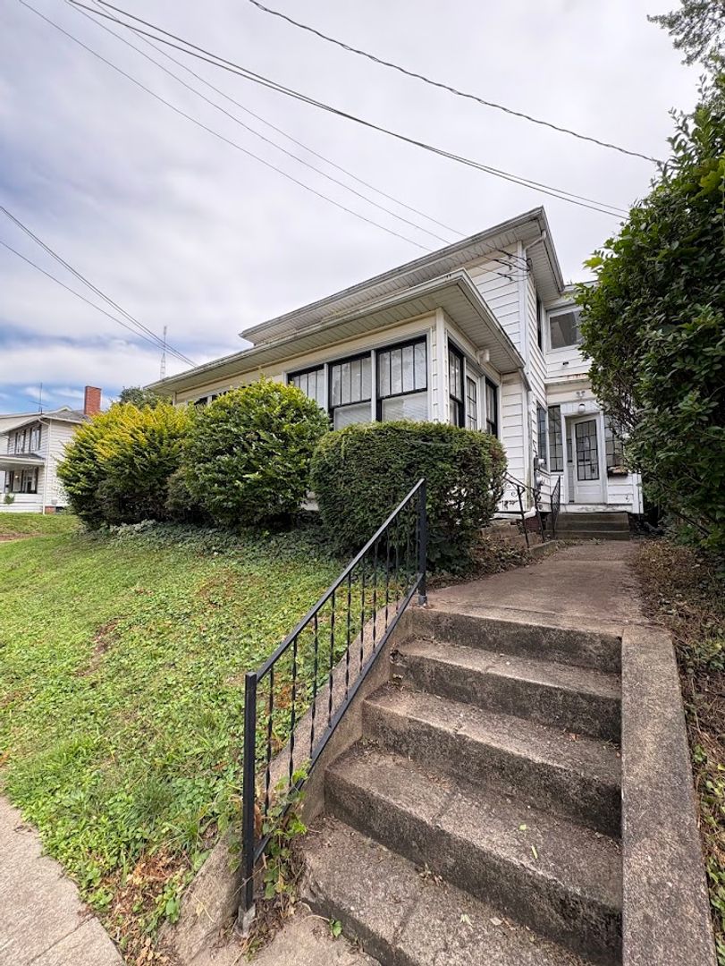 CANTON Apartment: 1100 17TH ST NW