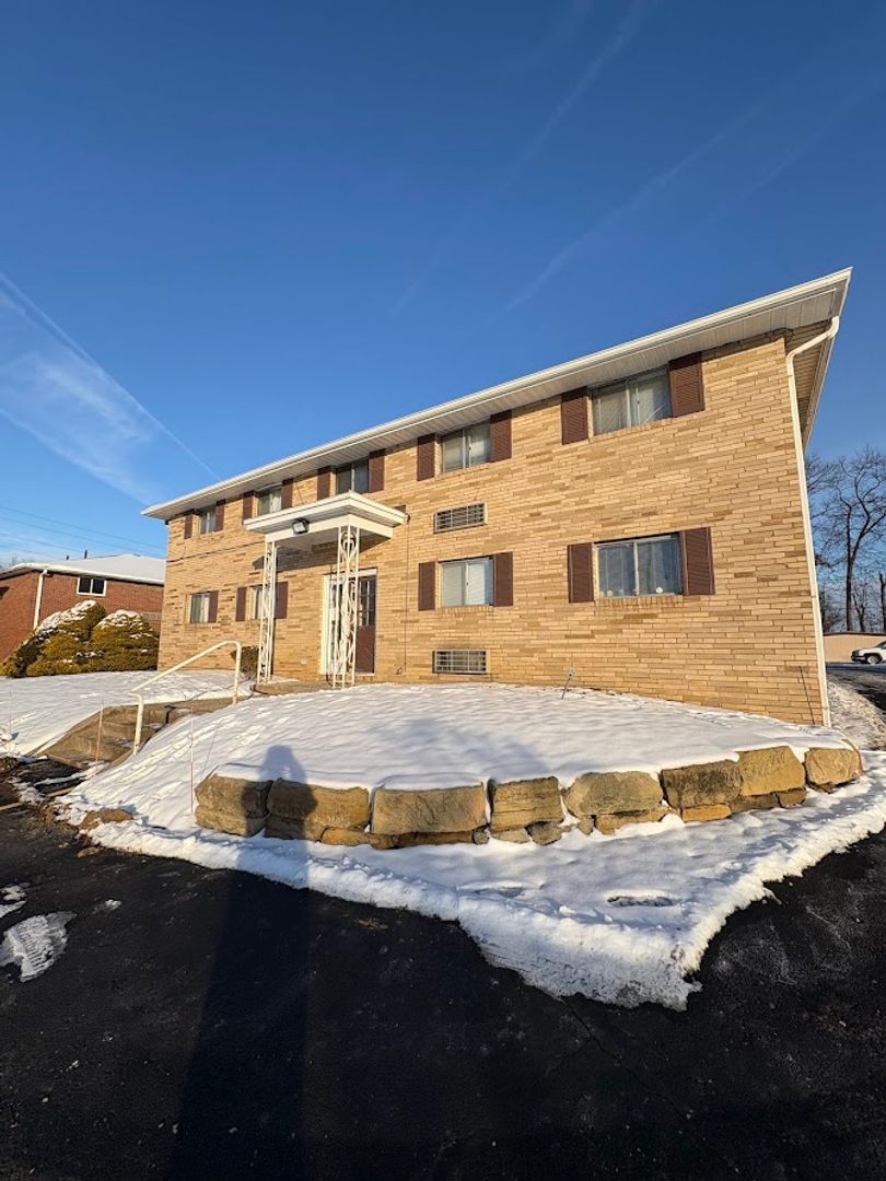 Canton Apartment: 4739 20th St NW