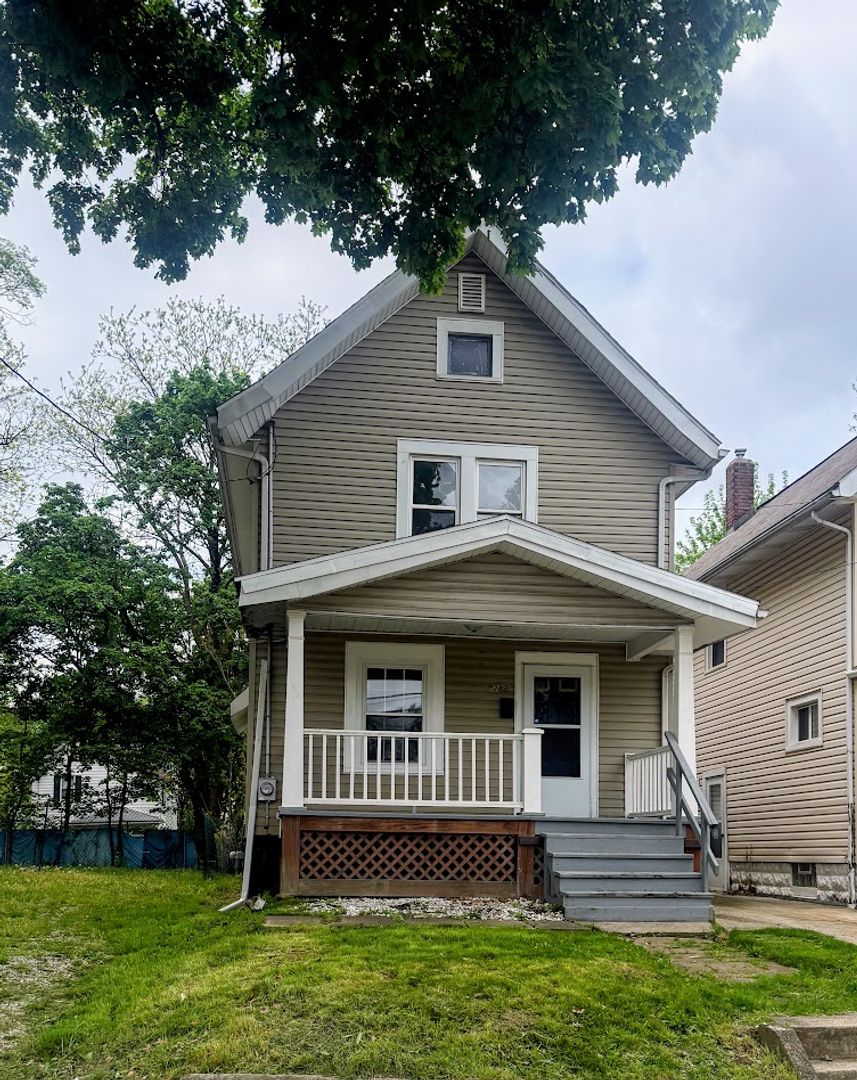 Akron House: 1282 Andrus St.